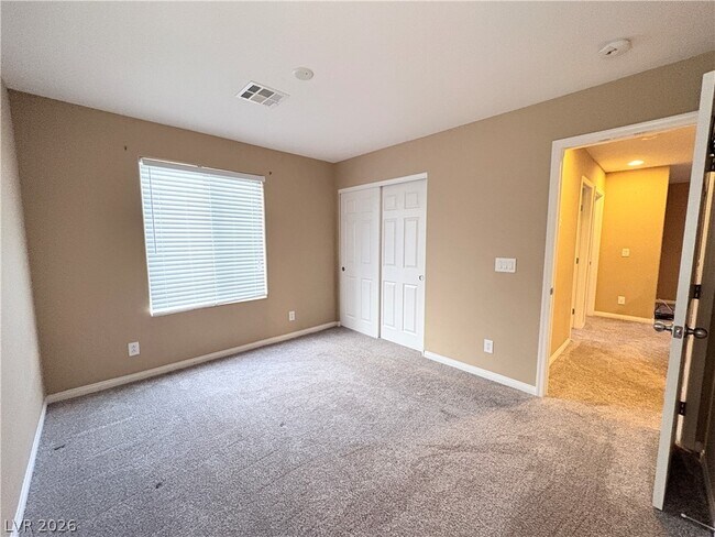 Building Photo - 5014 Golden Antelope Way