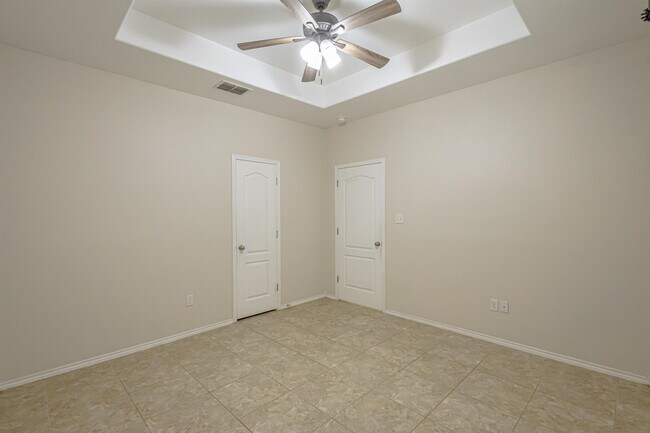 Building Photo - 618 Crackle Grove Dr