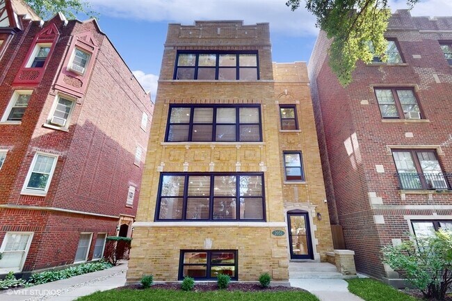 Building Photo - 2051 W Berwyn Ave