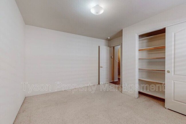 Building Photo - 10420 Calle Hermosa Ct NW