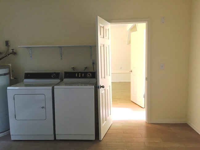 Building Photo - 19004 12th Ave NE