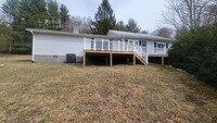Building Photo - 102 Banner Hill Dr