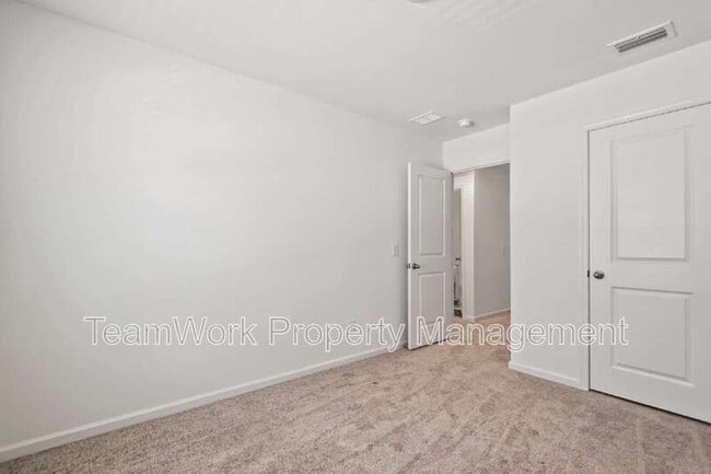 Building Photo - 1202 Scarlett Maple St