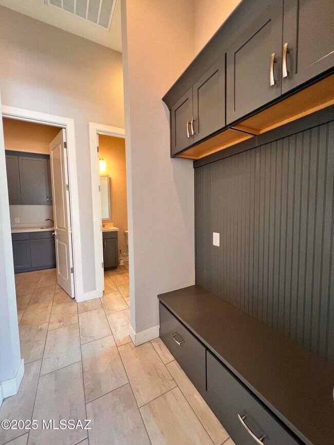 Building Photo - 14205 N Stone View Pl