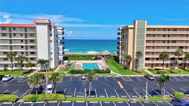 Building Photo - 10200 S Ocean Dr