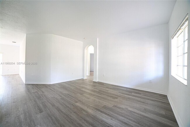 Building Photo - 10270 SW 225th Ln