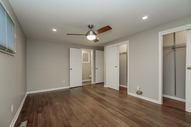 Building Photo - 414 E Clearview Ave