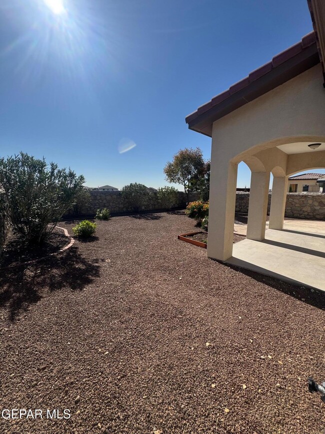 Building Photo - 7726 Enchanted Ridge Dr