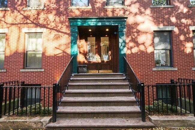 Building Photo - 18 E Springfield St