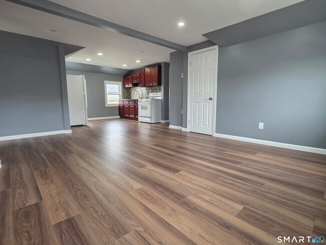 Building Photo - 68-70 Westfield Avenue Unit