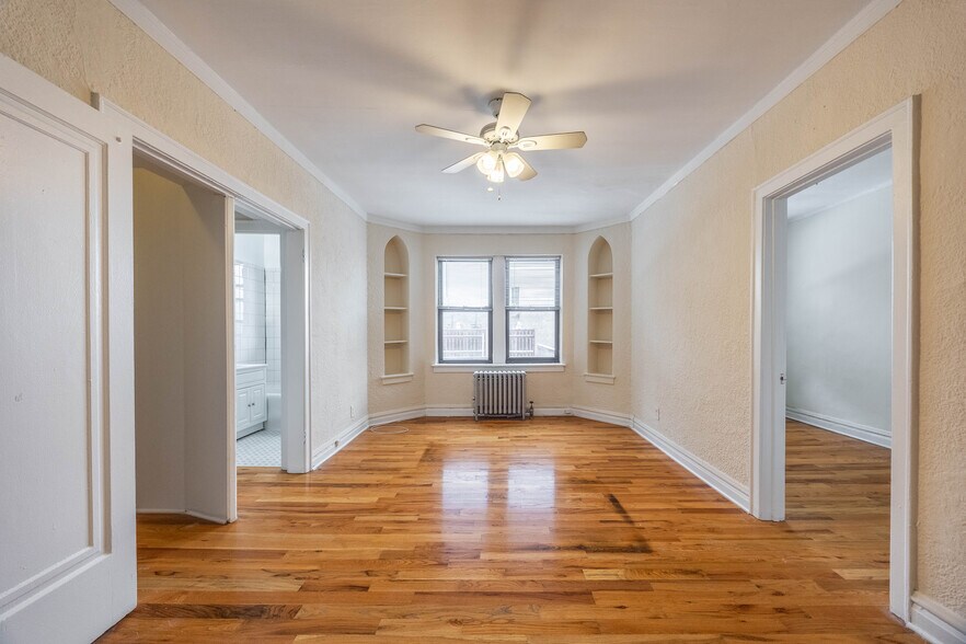 Building Photo - 4828 N Damen Ave