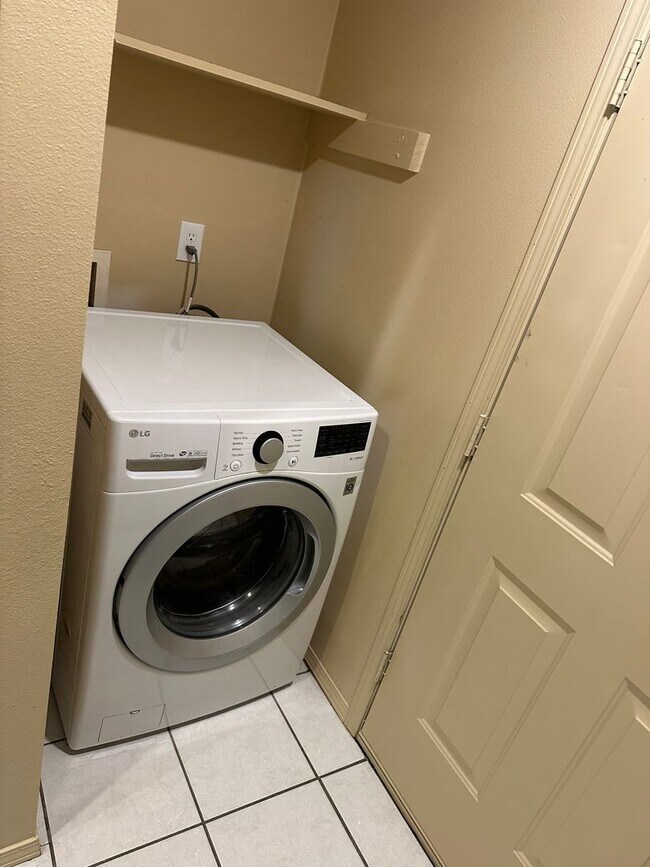 Building Photo - 142-144 Northaven