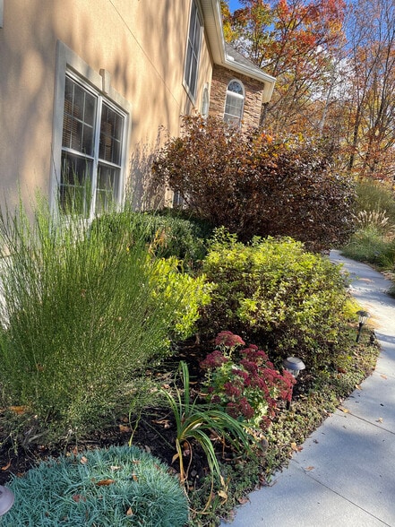 Building Photo - 20 Maple Hill Rdge