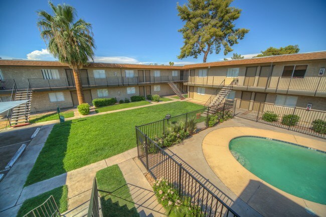 Royal Palms Apartments Glendale, AZ Apartment Finder