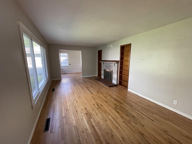 Building Photo - 395 Schooley Dr