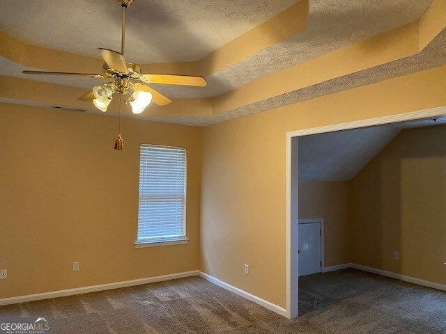Building Photo - 615 Autumn Leaf Cir