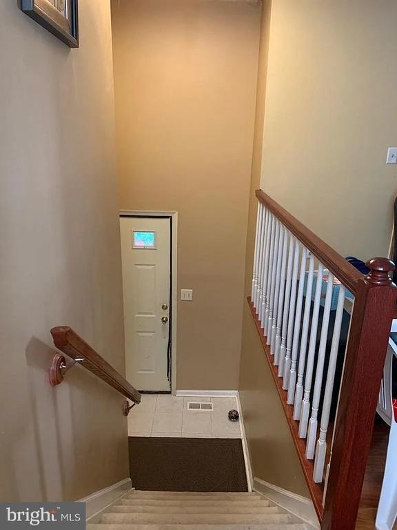 Building Photo - 2 Halstead Pl