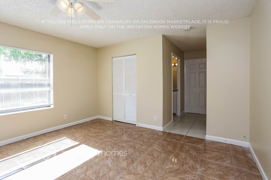 Building Photo - 5926 Ithaca Cir W