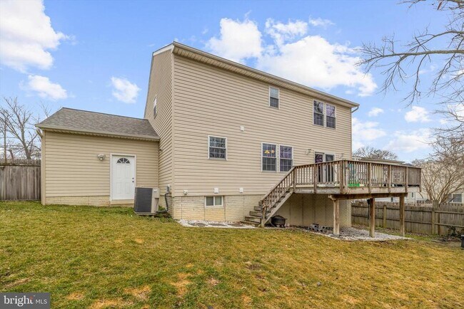Building Photo - 7665 Cedar Dr