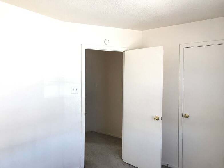 Building Photo - 1104 Leslie Cir