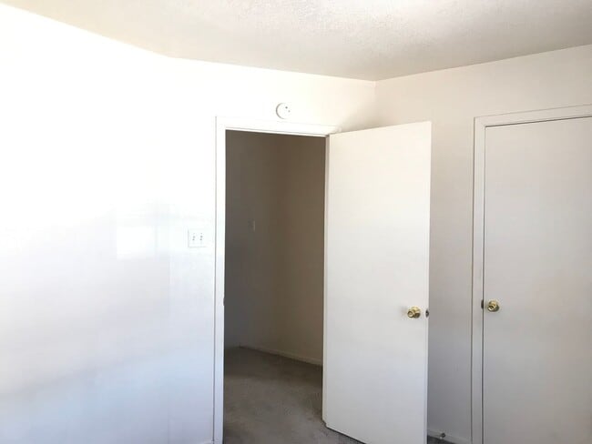 Building Photo - 1104 Leslie Cir