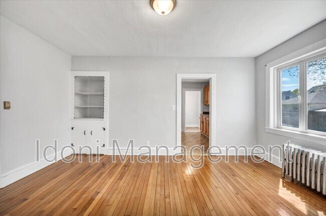 Building Photo - 14 Ridgefield St