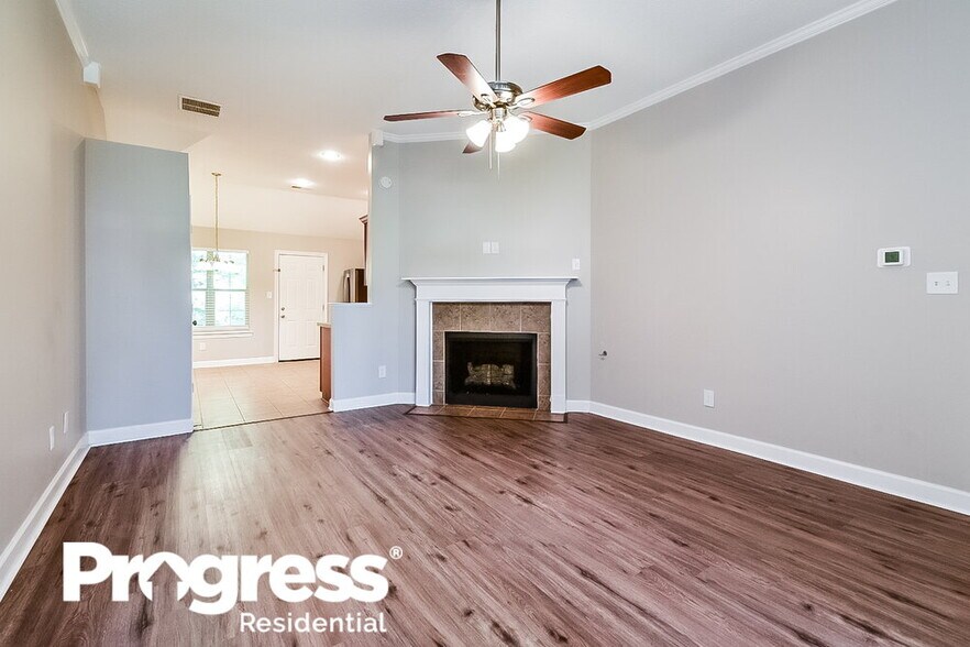 Building Photo - 6304 Kingsview Dr