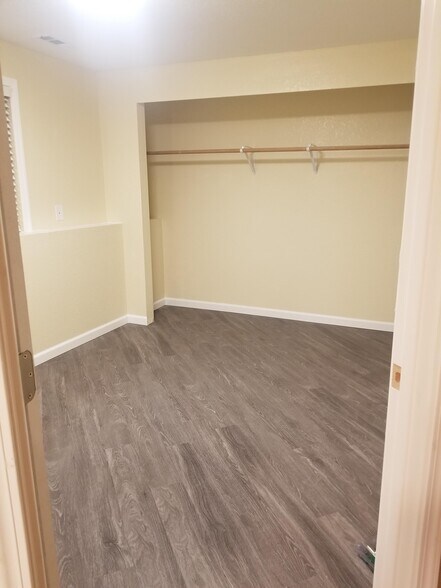 Building Photo - 24028 25th Ave S