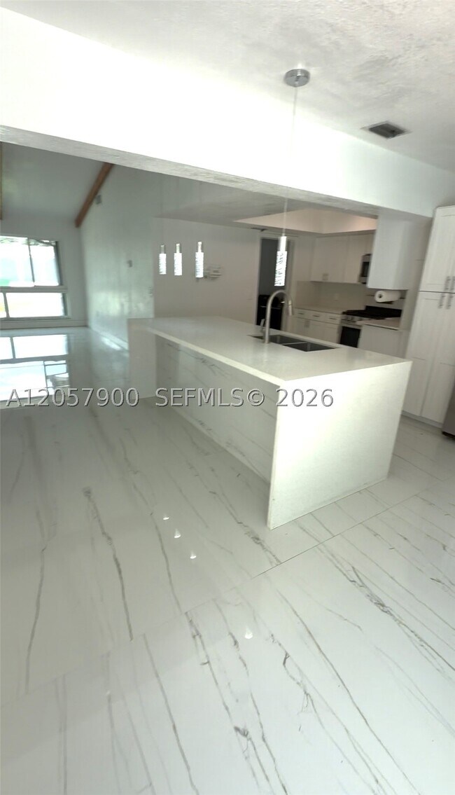 Building Photo - 11371 NW 32nd Pl