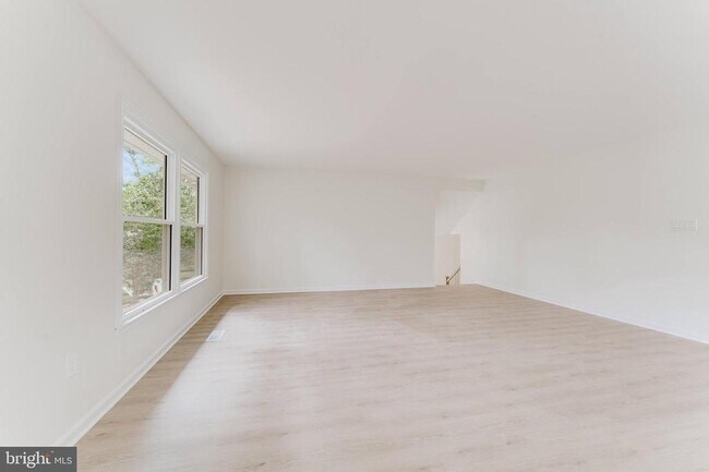 Building Photo - 7107 Sontag Way