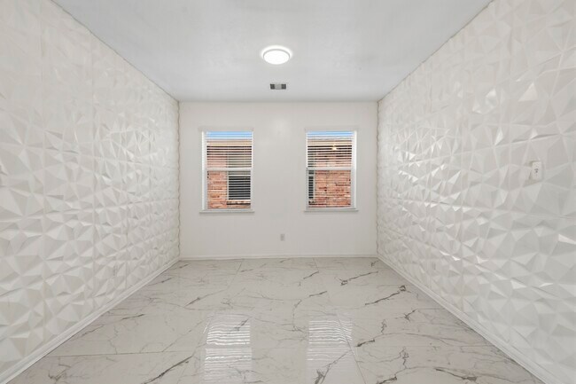 Building Photo - 21635 Alta Peak Way