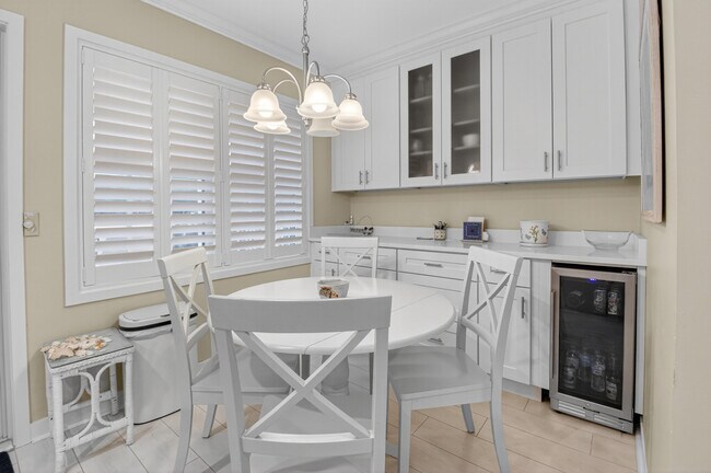 Building Photo - 817 N Ocean Blvd