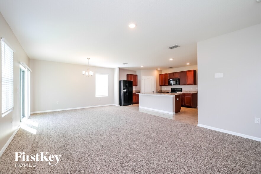 Building Photo - 107 Fall Glo Rd