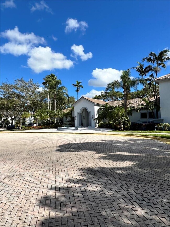 Building Photo - 2600 S University Dr