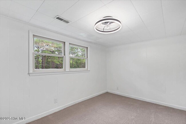 Building Photo - 825 N Saylor St