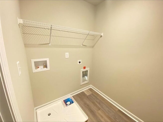 Building Photo - 1466 Fern Ridge Ln