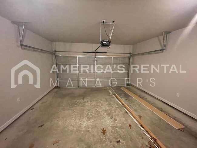 Building Photo - Home for Rent in Weaver, AL!!! Available to View Now!!!