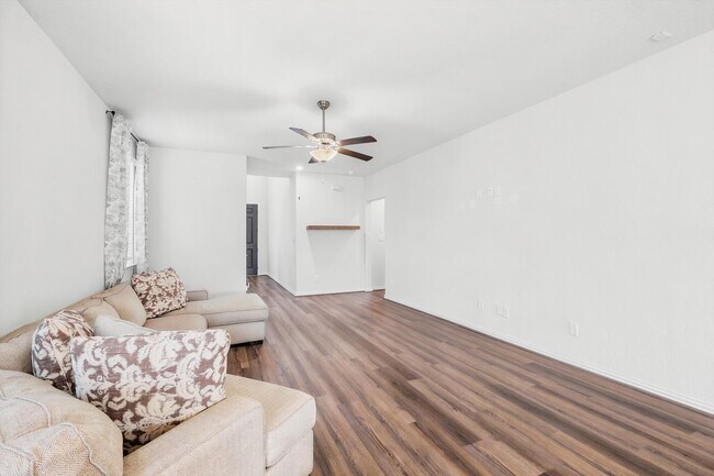 Building Photo - Charming 3-Bedroom Home in Desirable New Braunfels Neighborhood