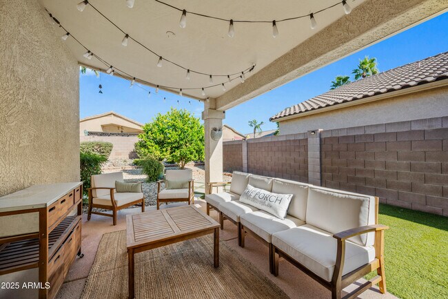 Building Photo - 2508 E Paraiso Dr