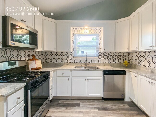 Building Photo - 5990 W Bay Point Dr
