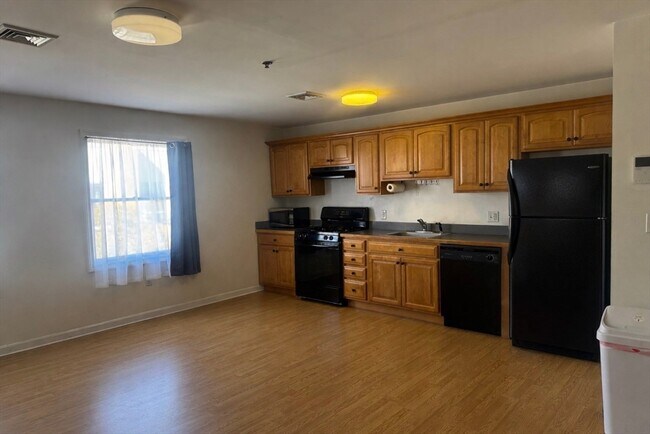 Building Photo - 145 Union St