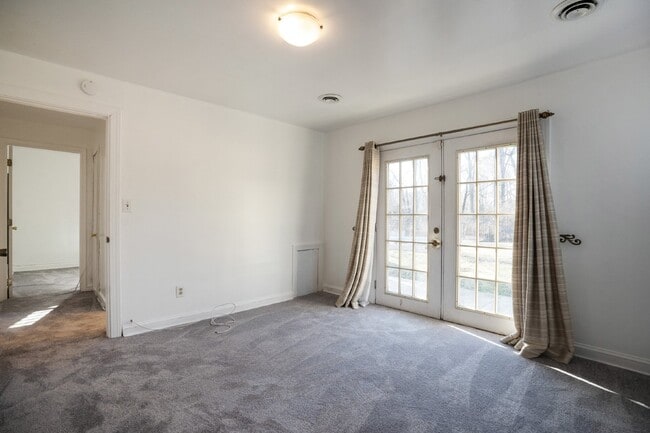 Building Photo - 7709 Ravine Dr