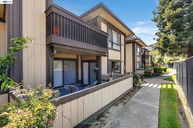 Building Photo - 39139 Argonaut Way