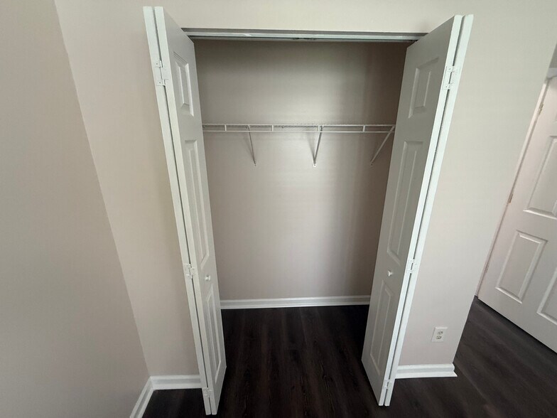 Building Photo - Room in Townhome on McGoogan Ln