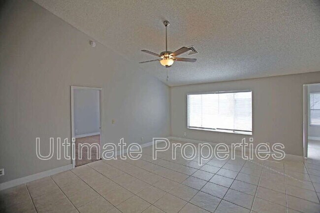 Building Photo - 8514 W Corrine Dr