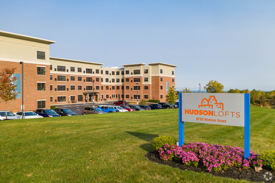 Signage - Hudson Lofts