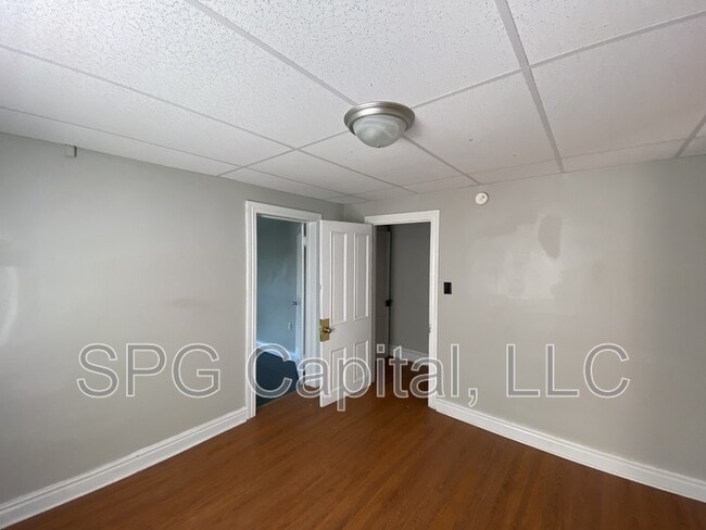 Building Photo - 324 N Franklin St