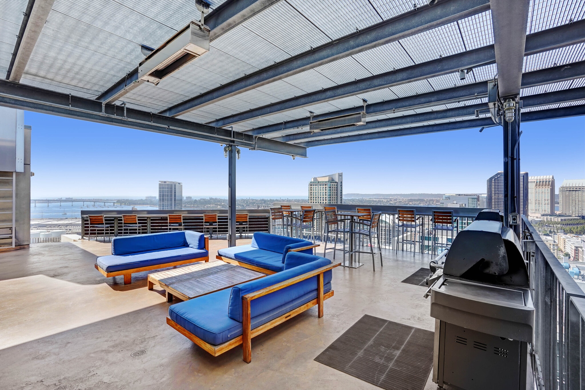 Icon's 26th floor rooftop - 350 11th Ave