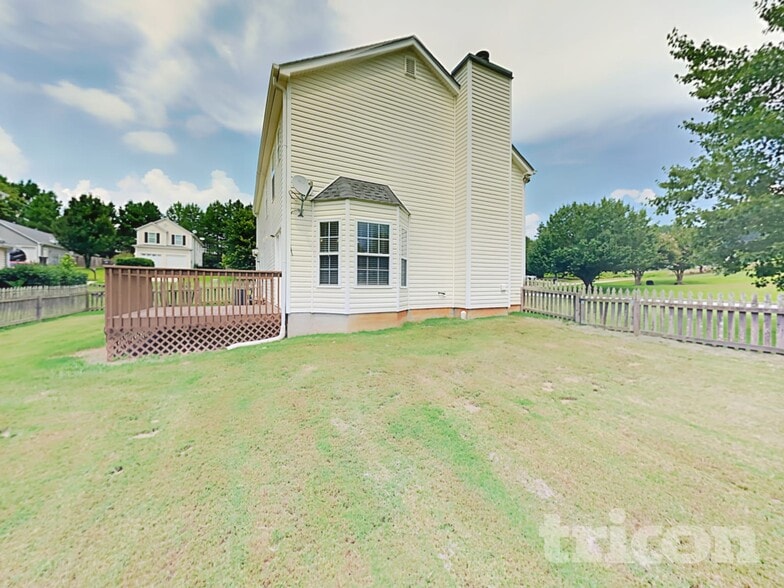 Building Photo - 1053 Abercorn Way