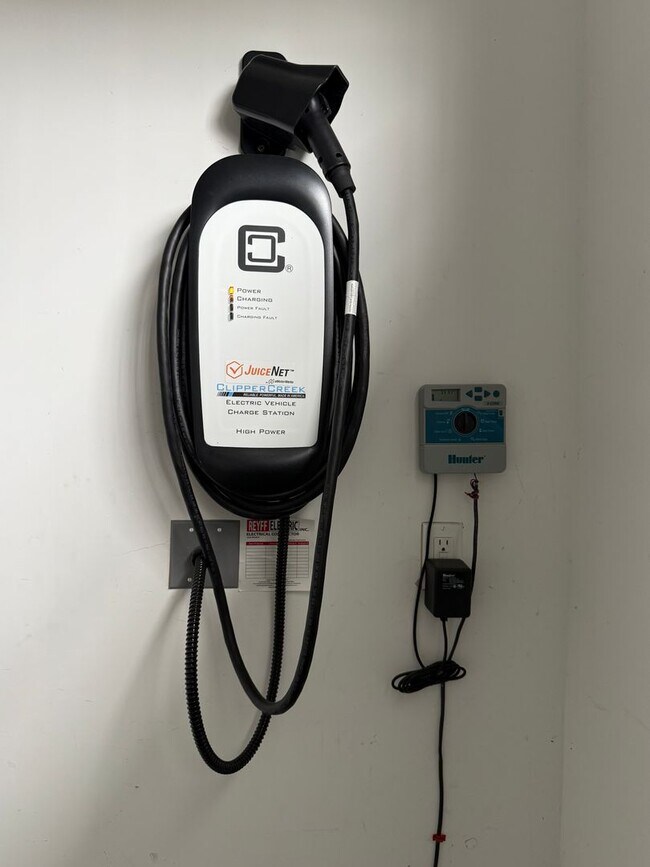 Building Photo - Gorgeous 4 Bedroom 3 Bathroom Single Level New Construction Home in Northeast Santa Rosa